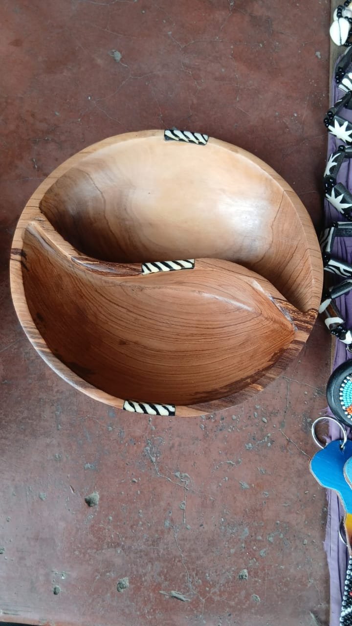 Wooded curved divided plate